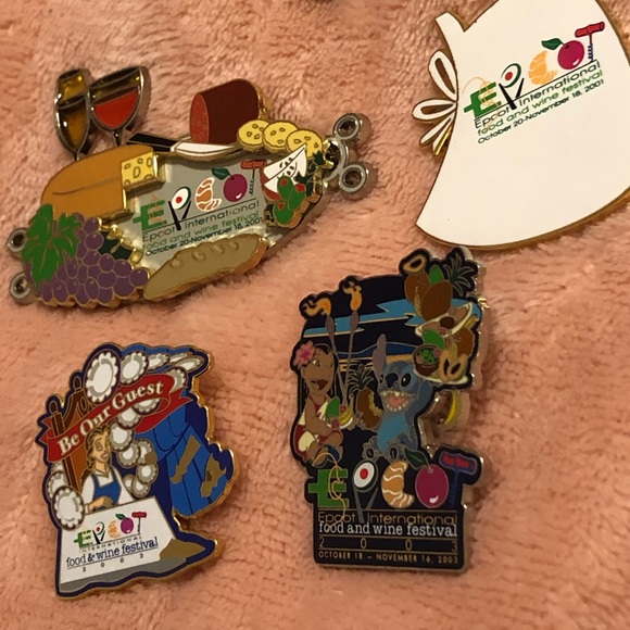 Disney Pin Set✨ - Picture 2 of 10